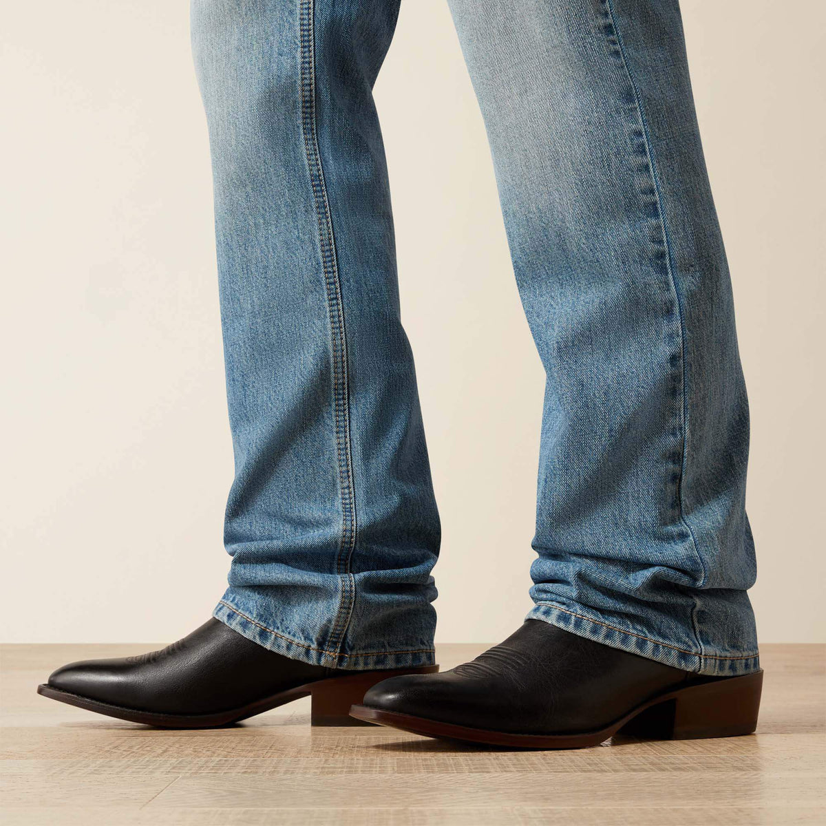 Ariat Classic | M5 Straight Gilroy Straight Leg Jean