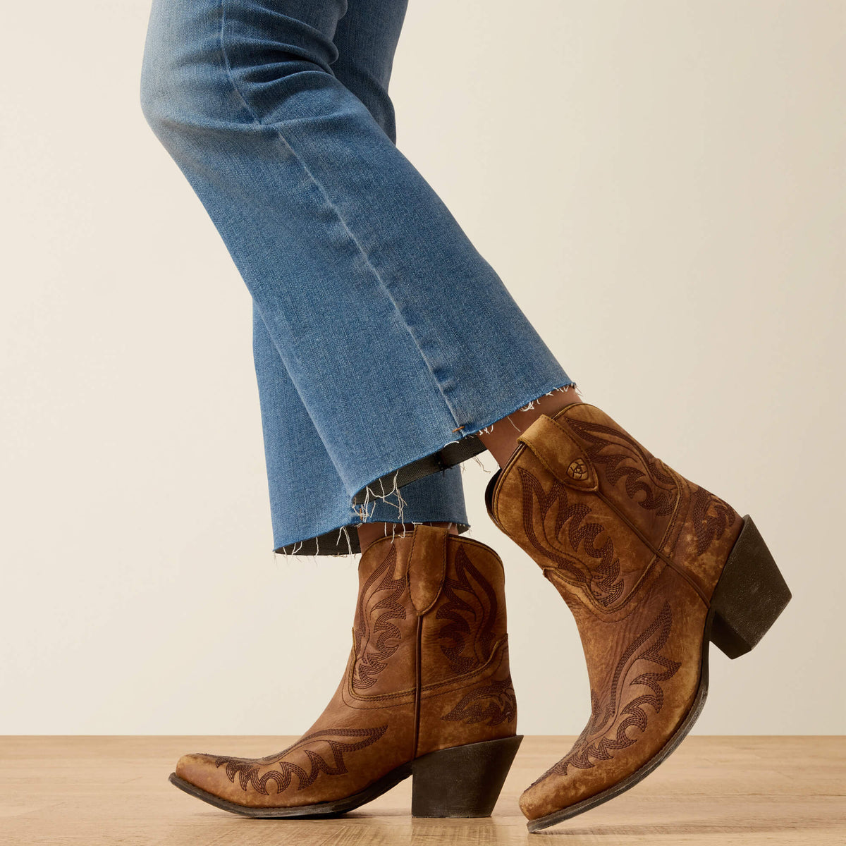 Ariat Everyday | Perfect Rise Vilma Ultrastretch Kick Flare Jeans