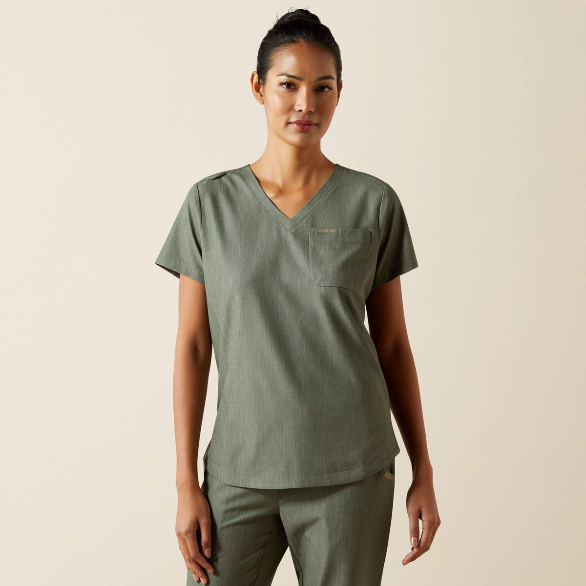 Ariat Trusted | Beth Basic Scrub Top