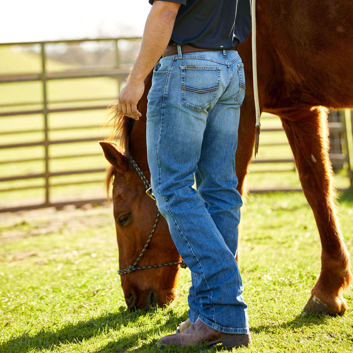 Ariat Essential | M2 Relaxed Stretch Legacy Boot Cut Jean