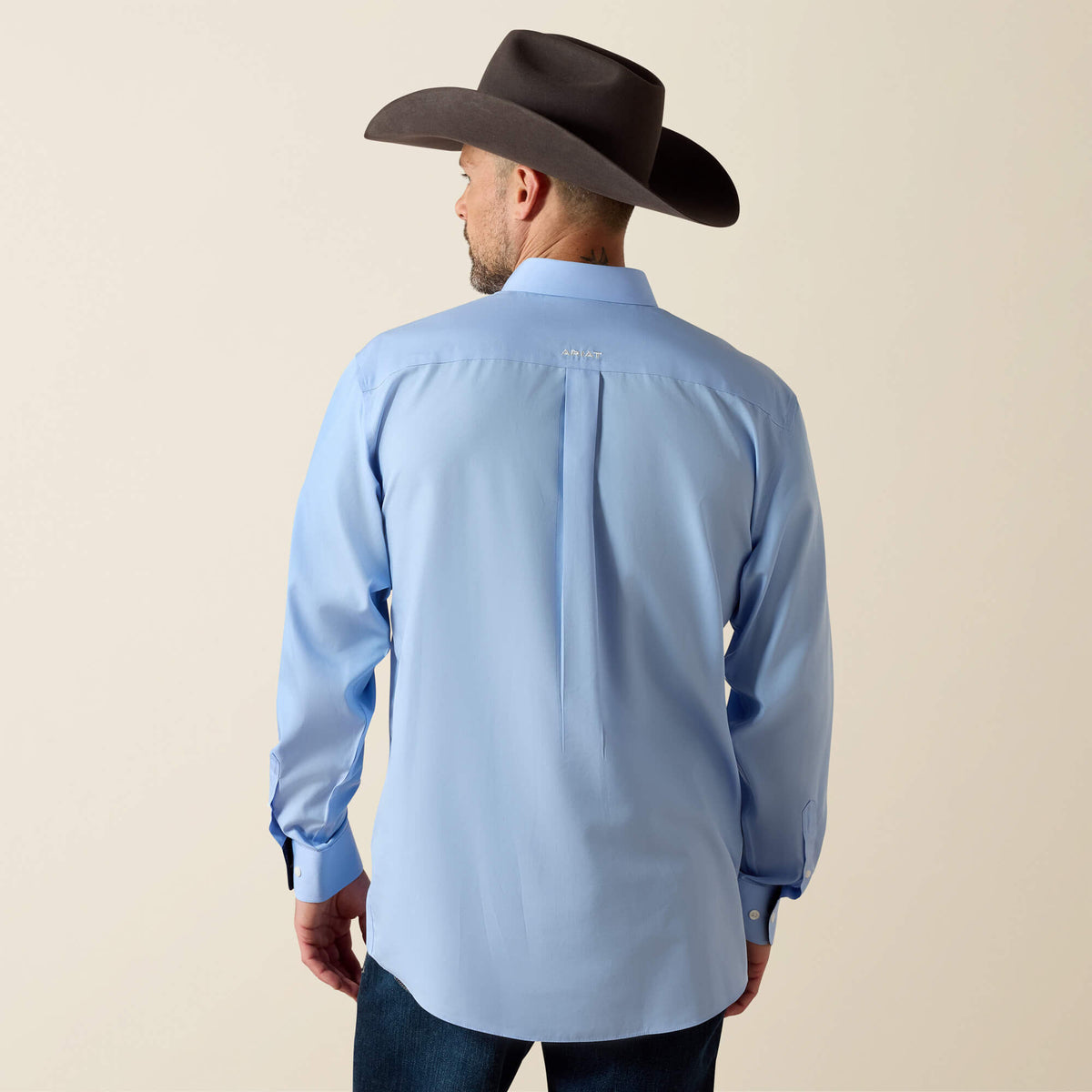 Ariat Signature | Wrinkle Free Solid Classic Fit Shirt