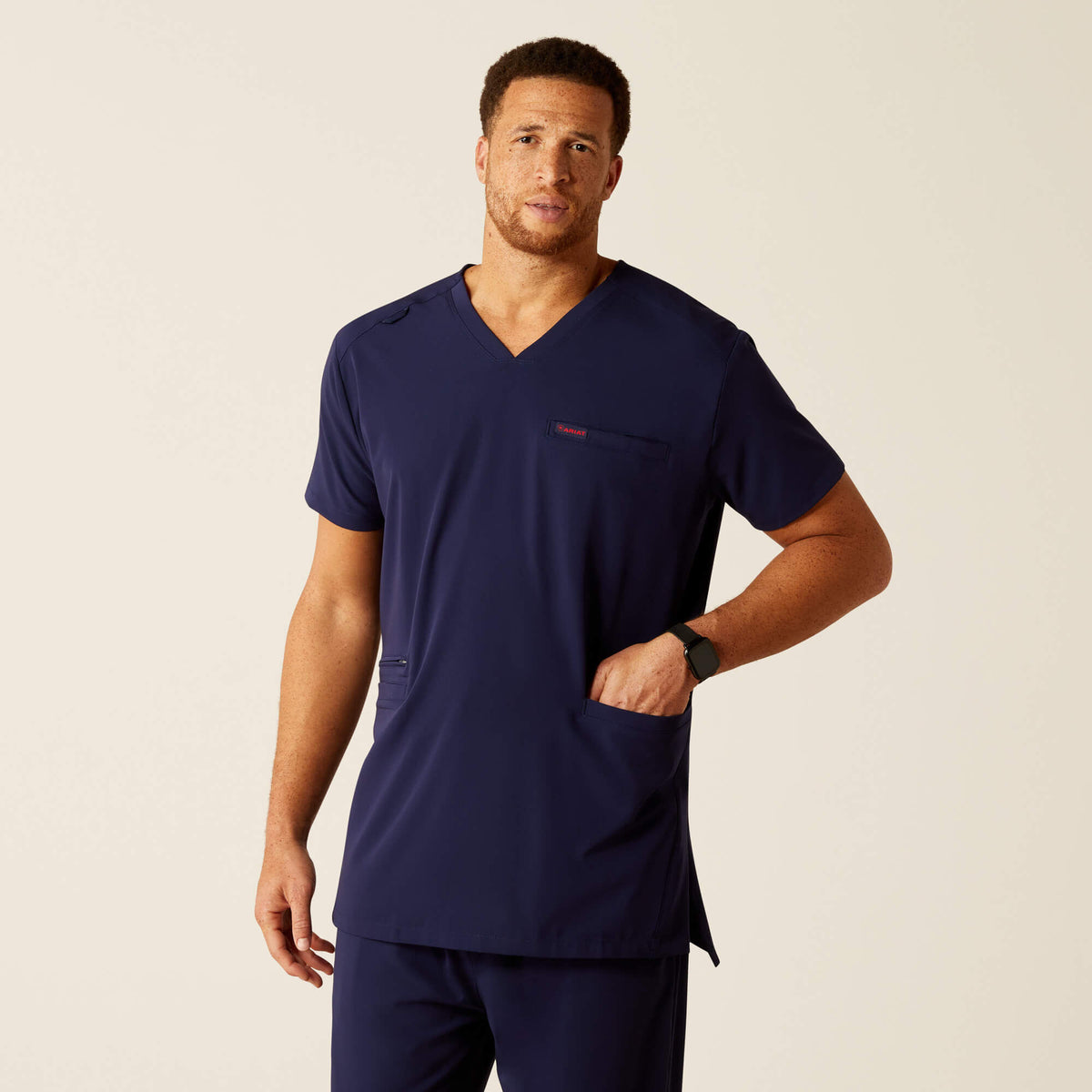 Ariat Essential | Derham 6 Pocket Scrub Top