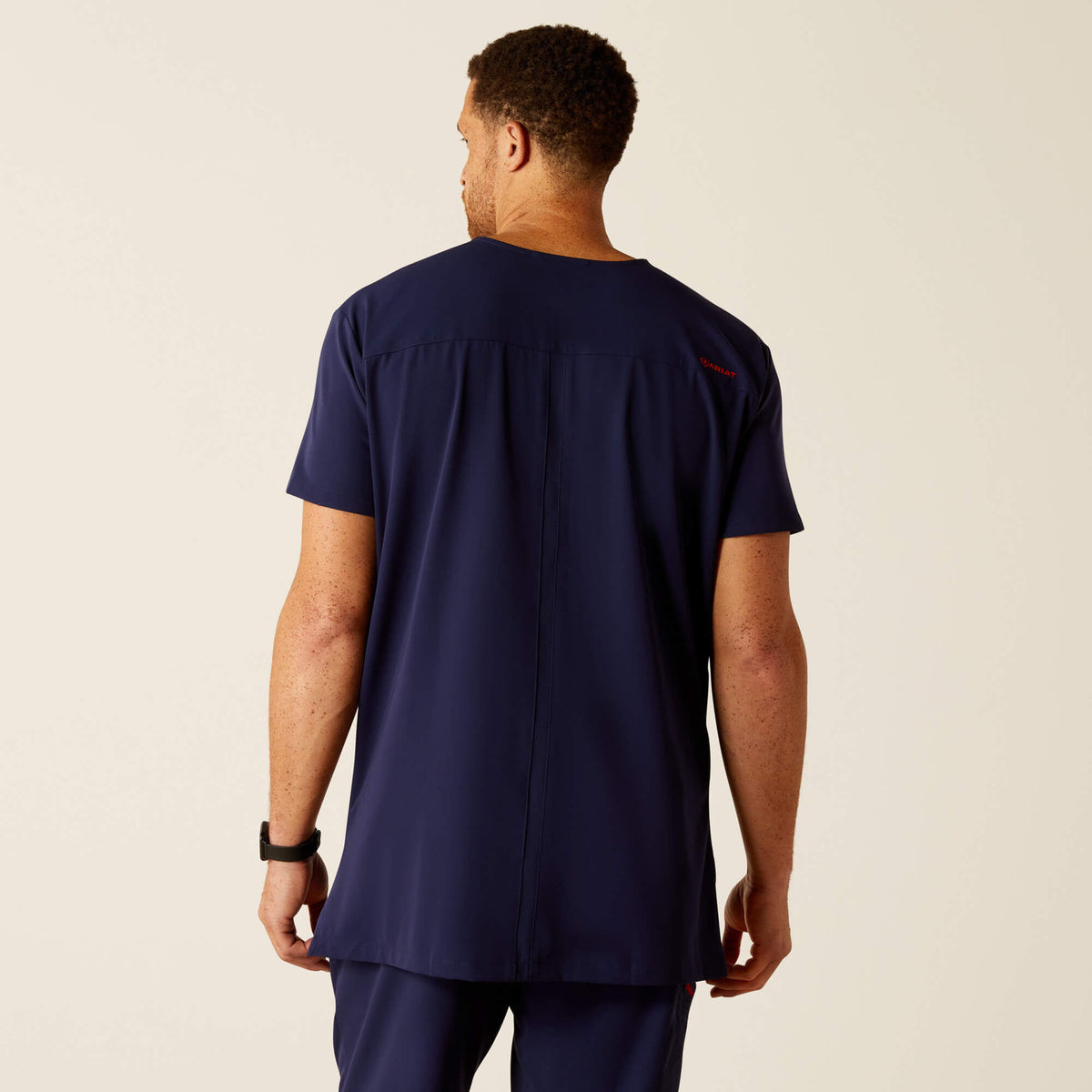 Ariat Essential | Derham 6 Pocket Scrub Top