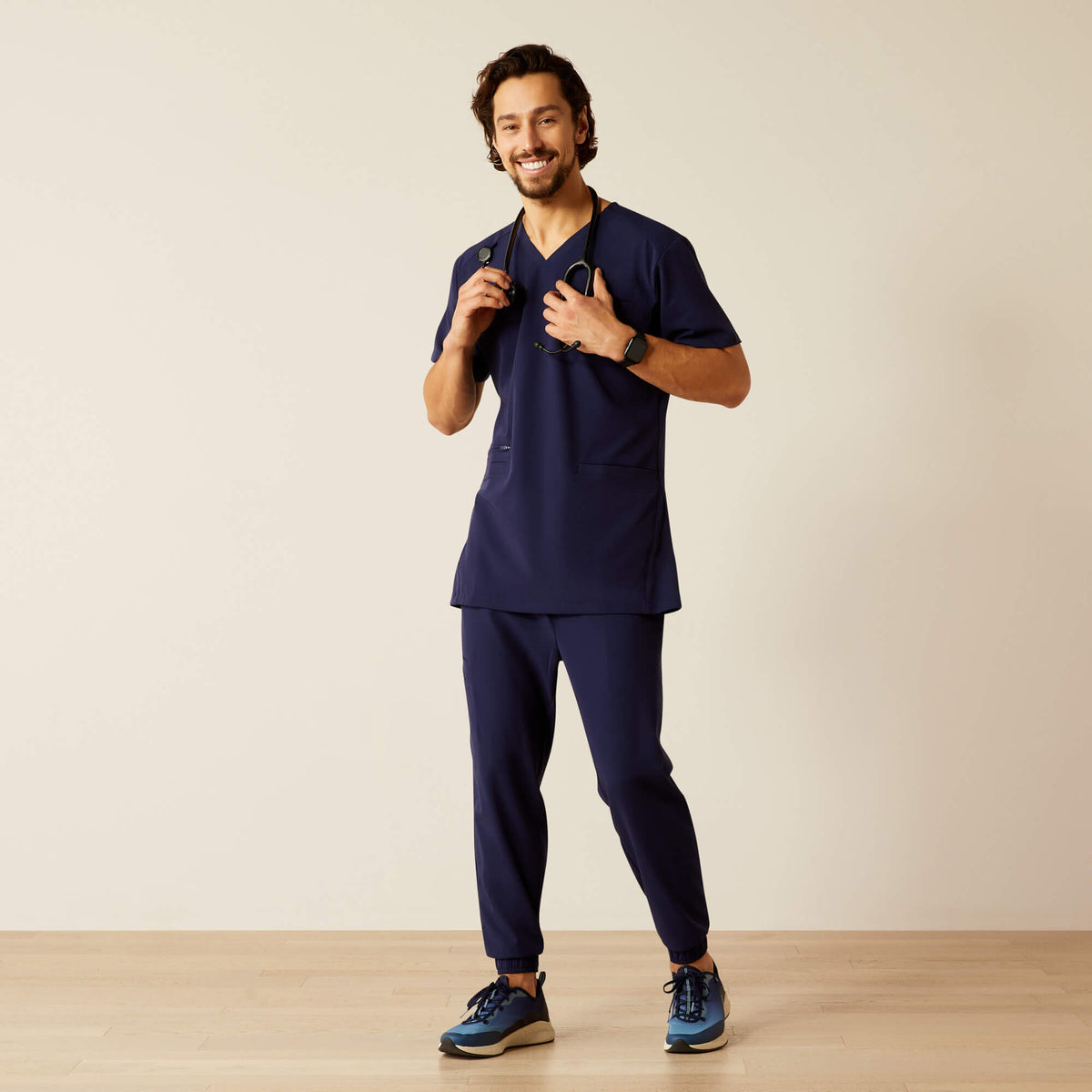 Ariat Essential | Derham 6 Pocket Scrub Top