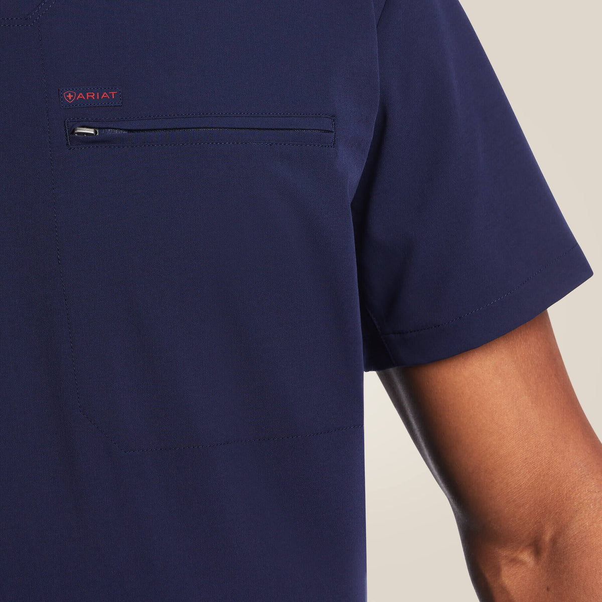 Ariat Trusted | Whitman Scrub Top