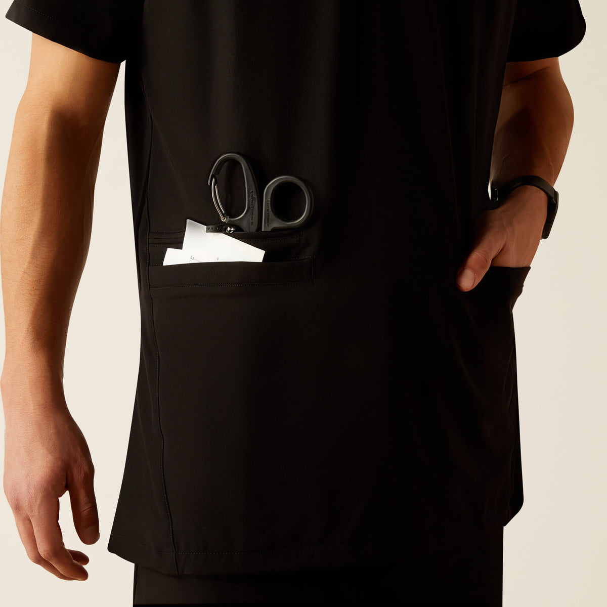 Ariat Premium | Derham 6 Pocket Scrub Top