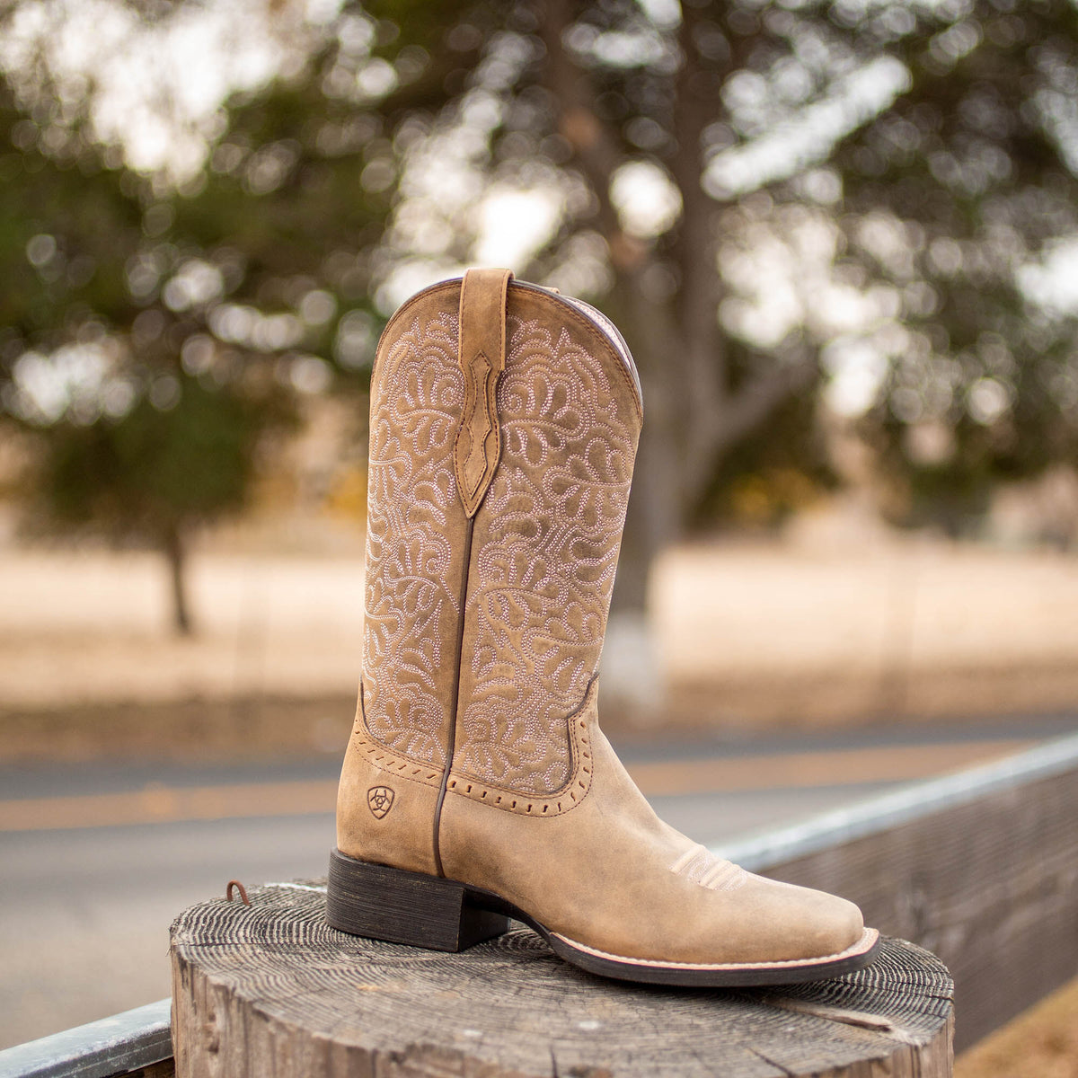 Ariat Premium | Round Up Remuda Wide Square Toe Western Boot
