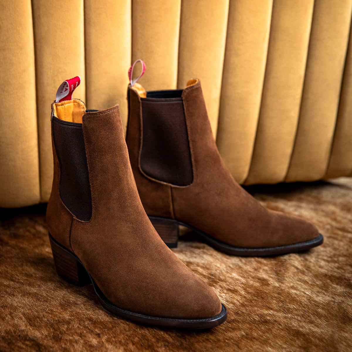 Ariat Value | Bench Made Eleanor Almond Toe Chelsea Boot