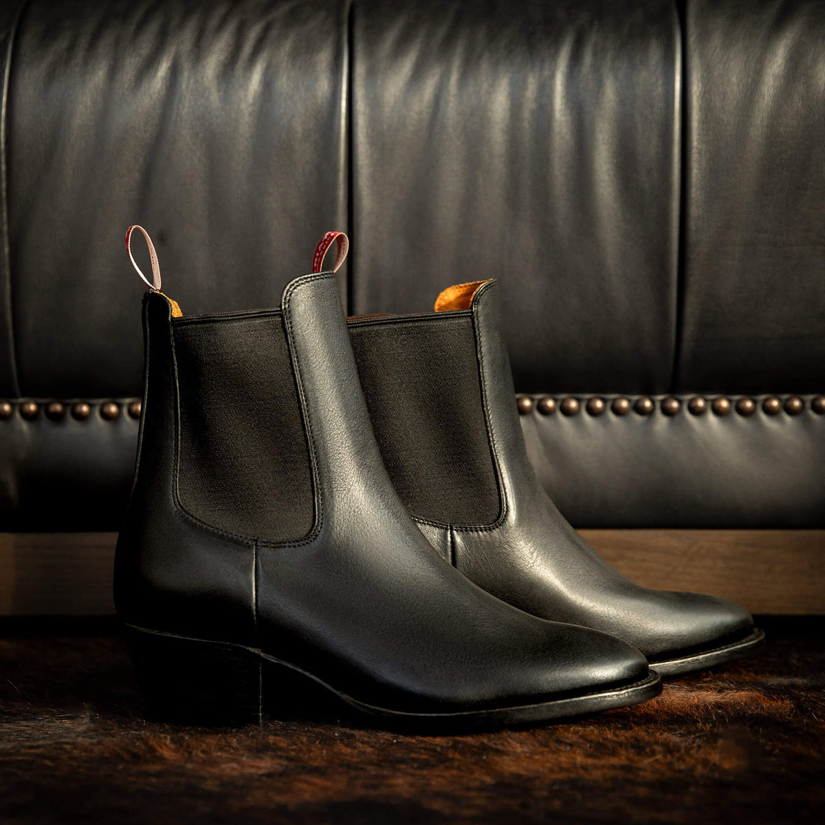 Ariat Great Value | Bench Made Eleanor Almond Toe Chelsea Boot