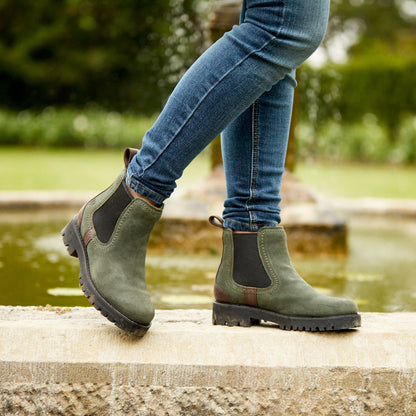 Ariat Trending | Wexford Lug Waterproof Chelsea Boot