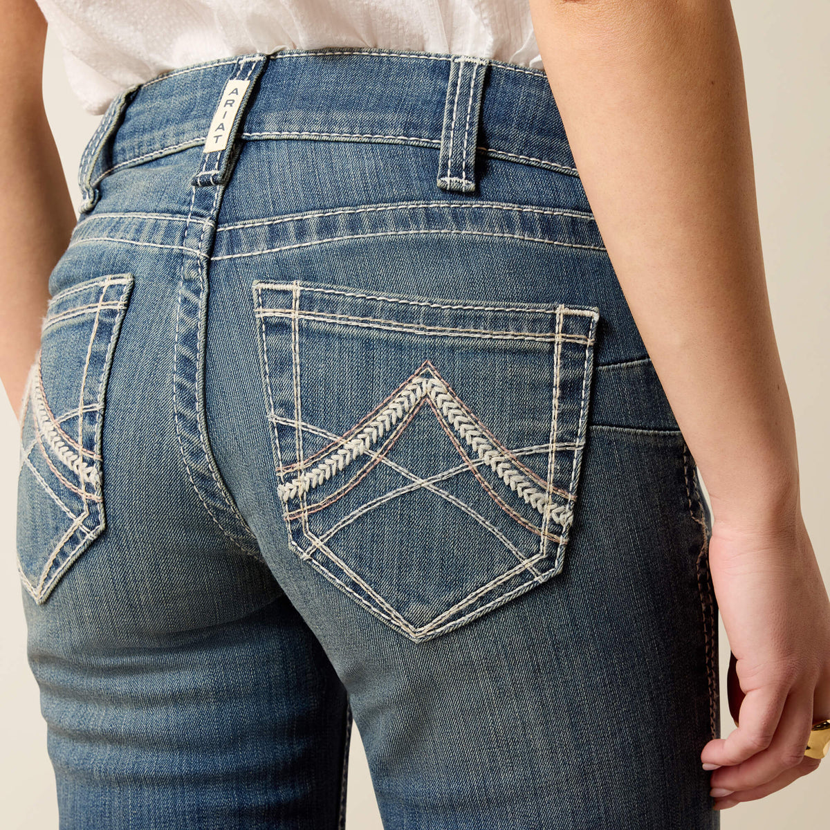 Ariat Essential | Mid Rise Icon Straight Leg Jean