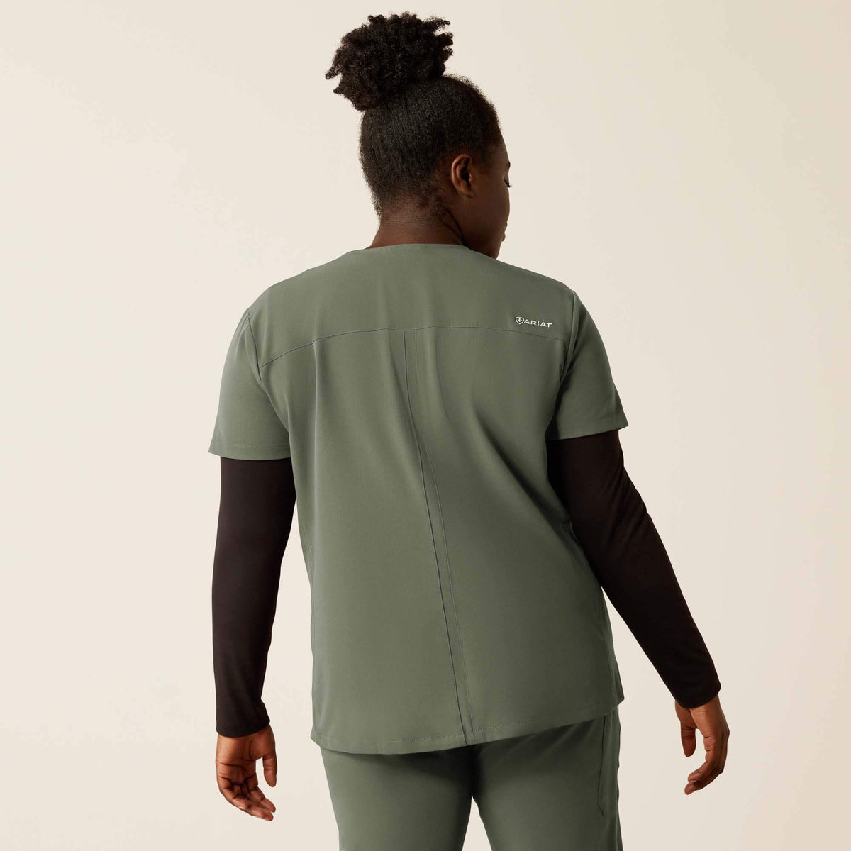 Ariat Smart Buy | Clara 6 Pocket Scrub Top