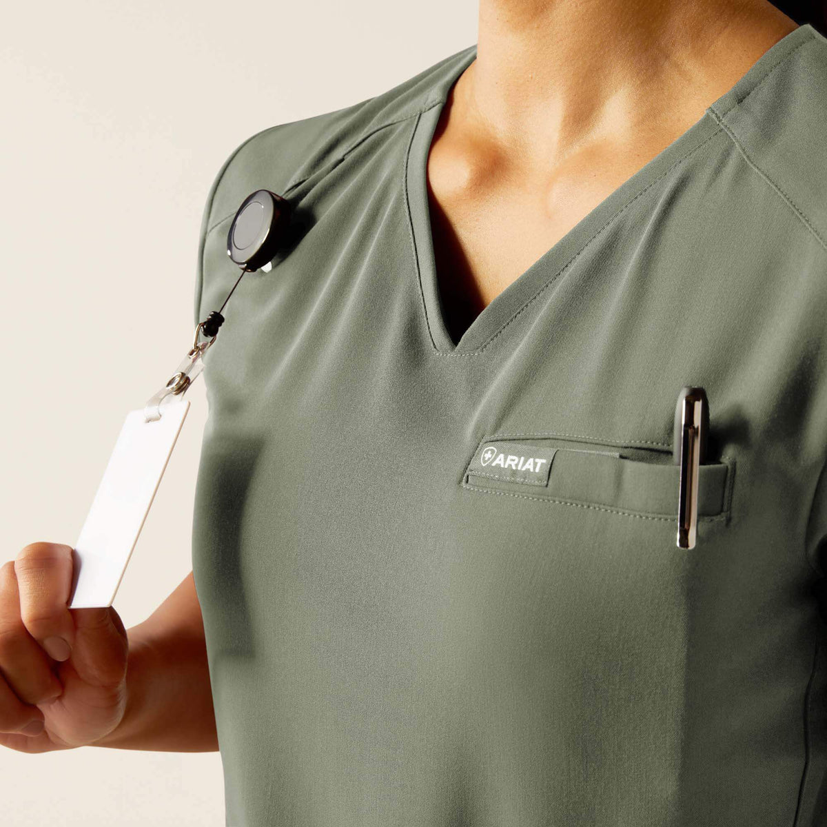 Ariat Smart Buy | Clara 6 Pocket Scrub Top