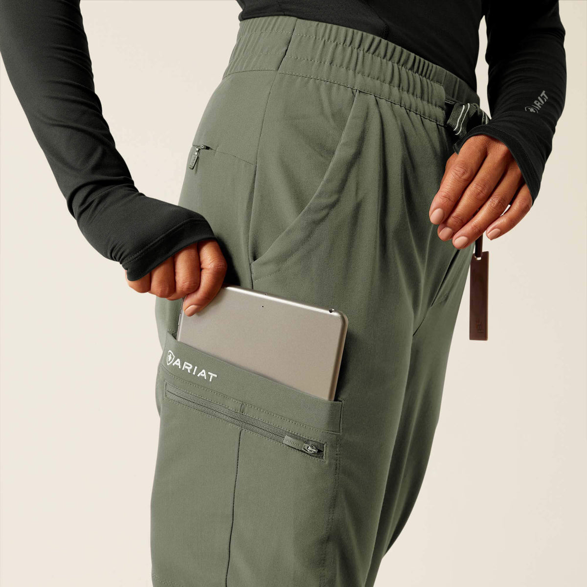 Ariat Signature | Blackwell Cargo Stretch Jogger Scrub Pant