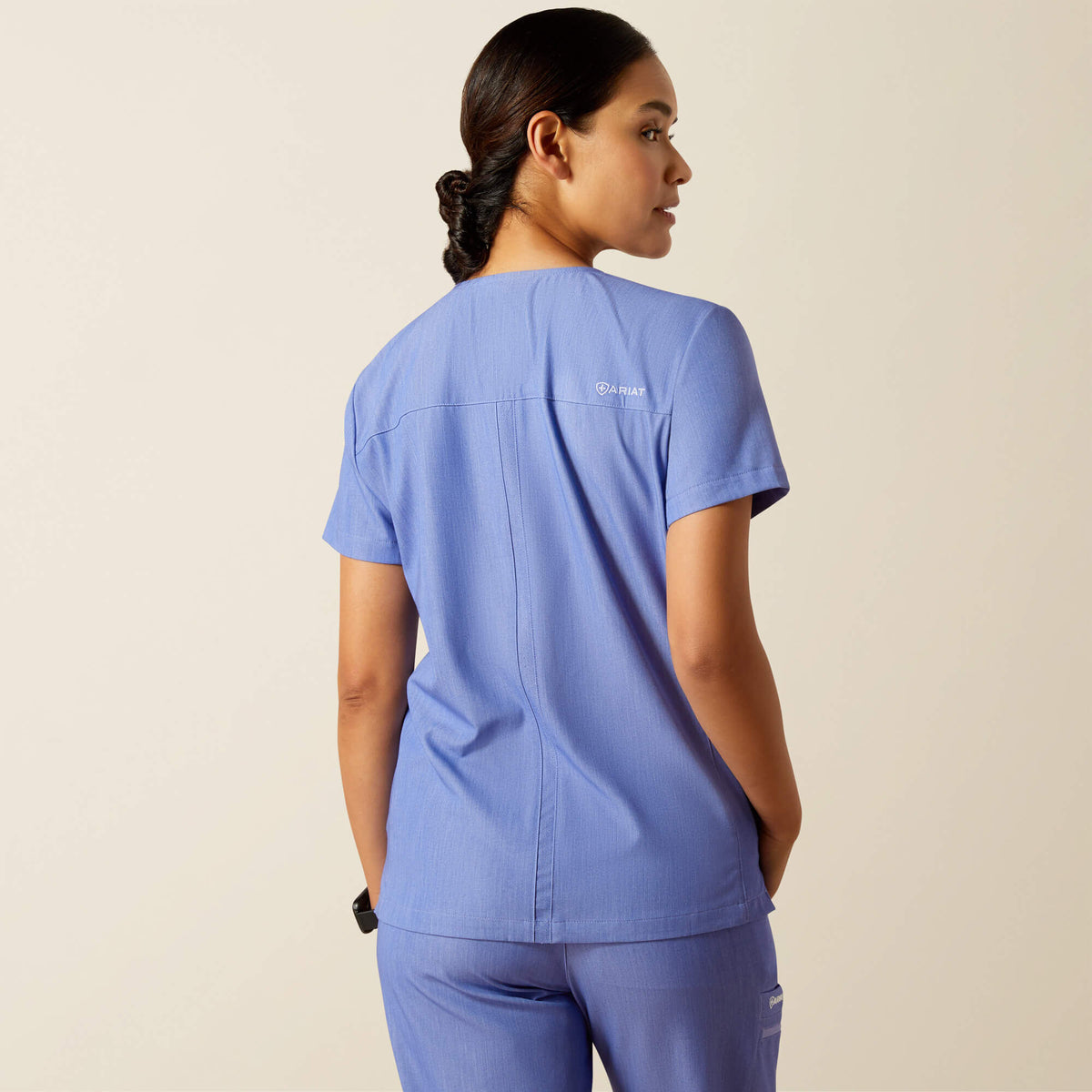 Ariat Popular | Clara 6 Pocket Scrub Top