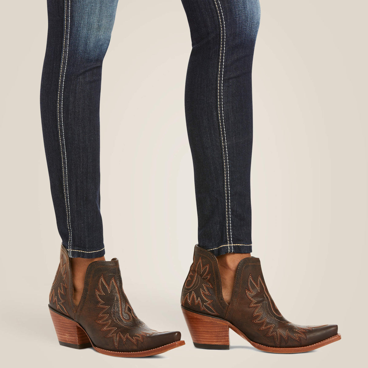 Ariat New | Mid Rise Outseam Ella Skinny Jean