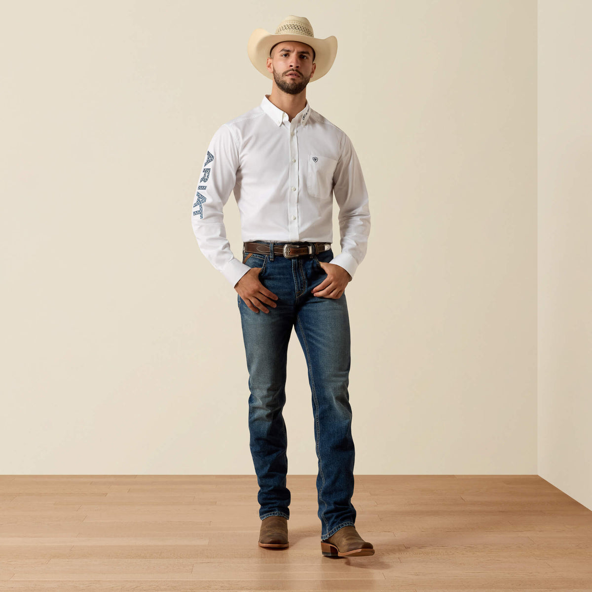 Ariat Popular | Team Logo Lightweight Twill Fitted Shirt