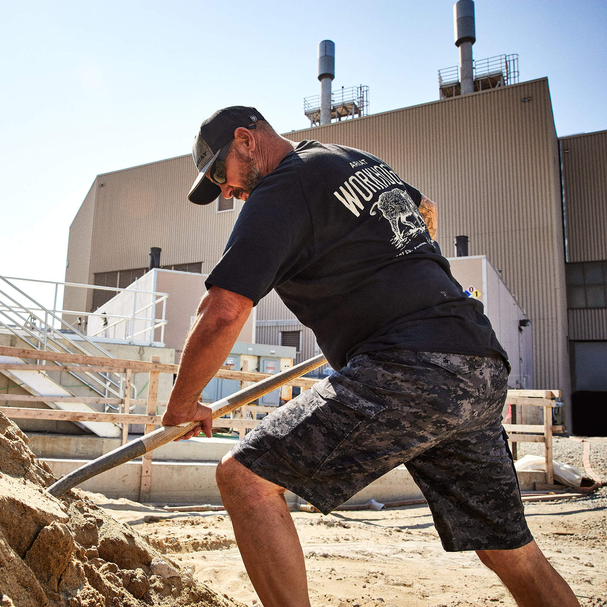 Ariat New | Rebar DuraStretch Made Tough Cargo 11" Short