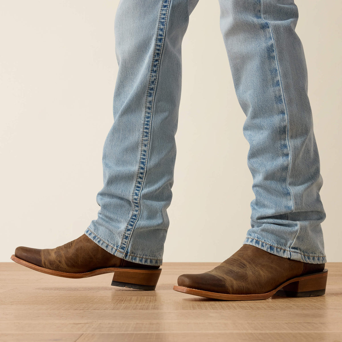 Ariat Essential | M7 Slim Jackson Straight Leg Jeans