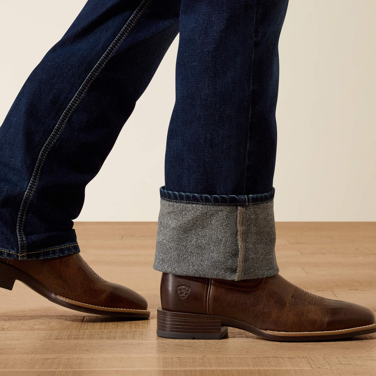 Ariat Classic | M5 Straight Acclimatize Gideon Straight Leg Jean