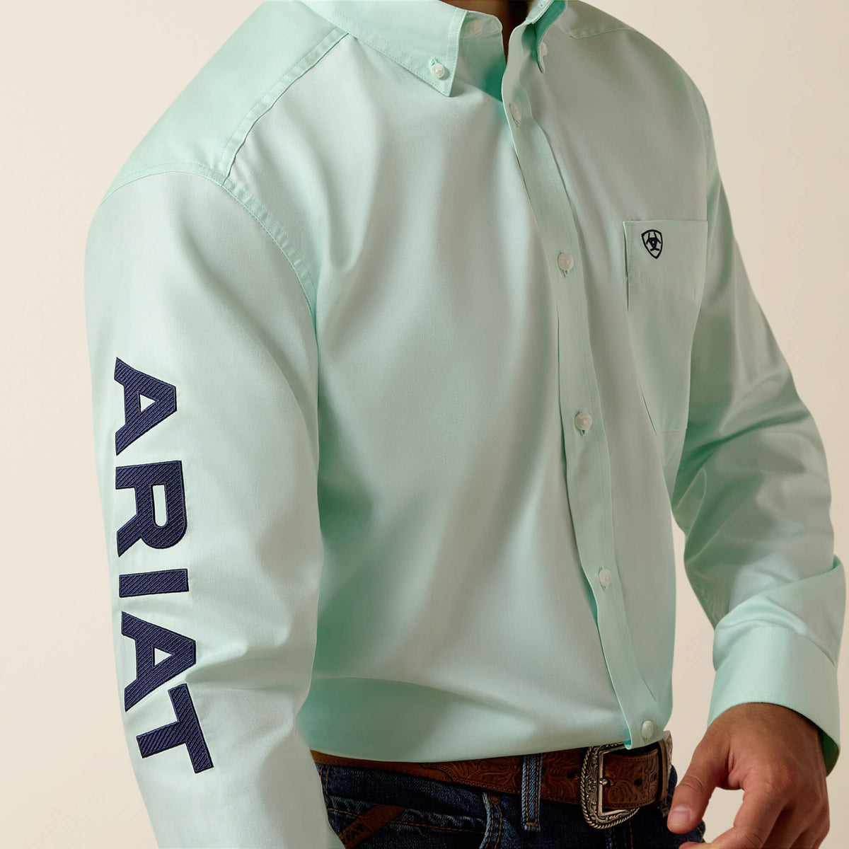 Ariat Great Value | Team Logo Lightweight Twill Classic Fit Shirt
