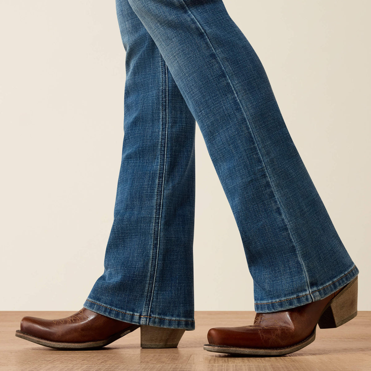 Ariat Classic | Mid Rise Esti Boot Cut Jeans