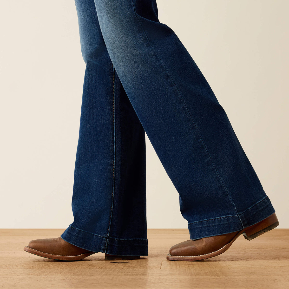 Ariat Great Value | Mid Rise Kelsea Trouser Jeans