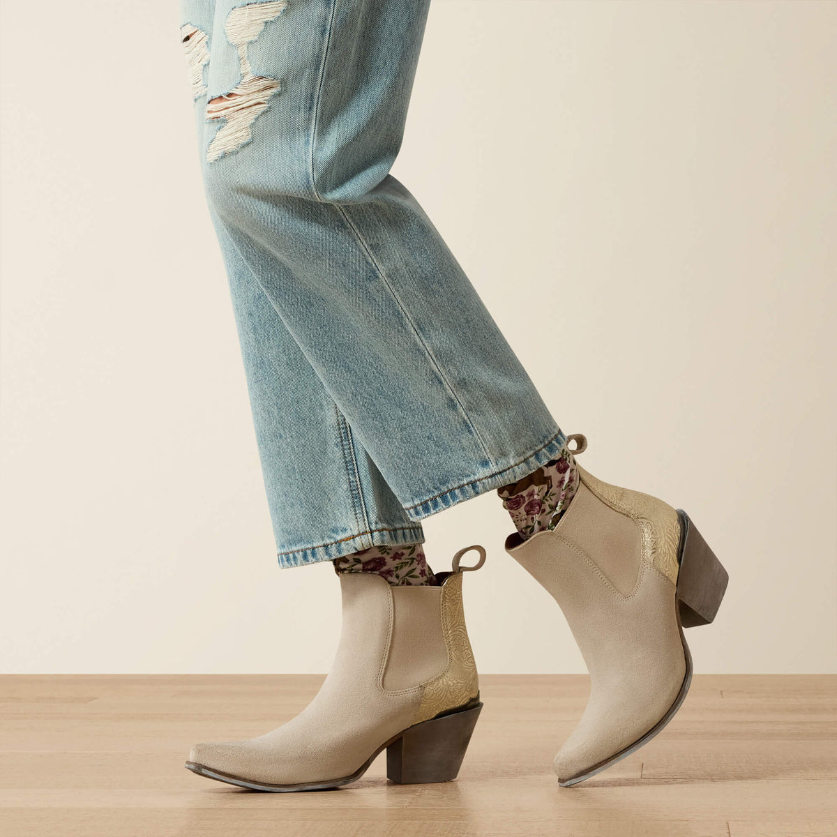 Ariat Hot Sale | Ultra High Rise Tomboy Relaxed Straight Leg Jeans