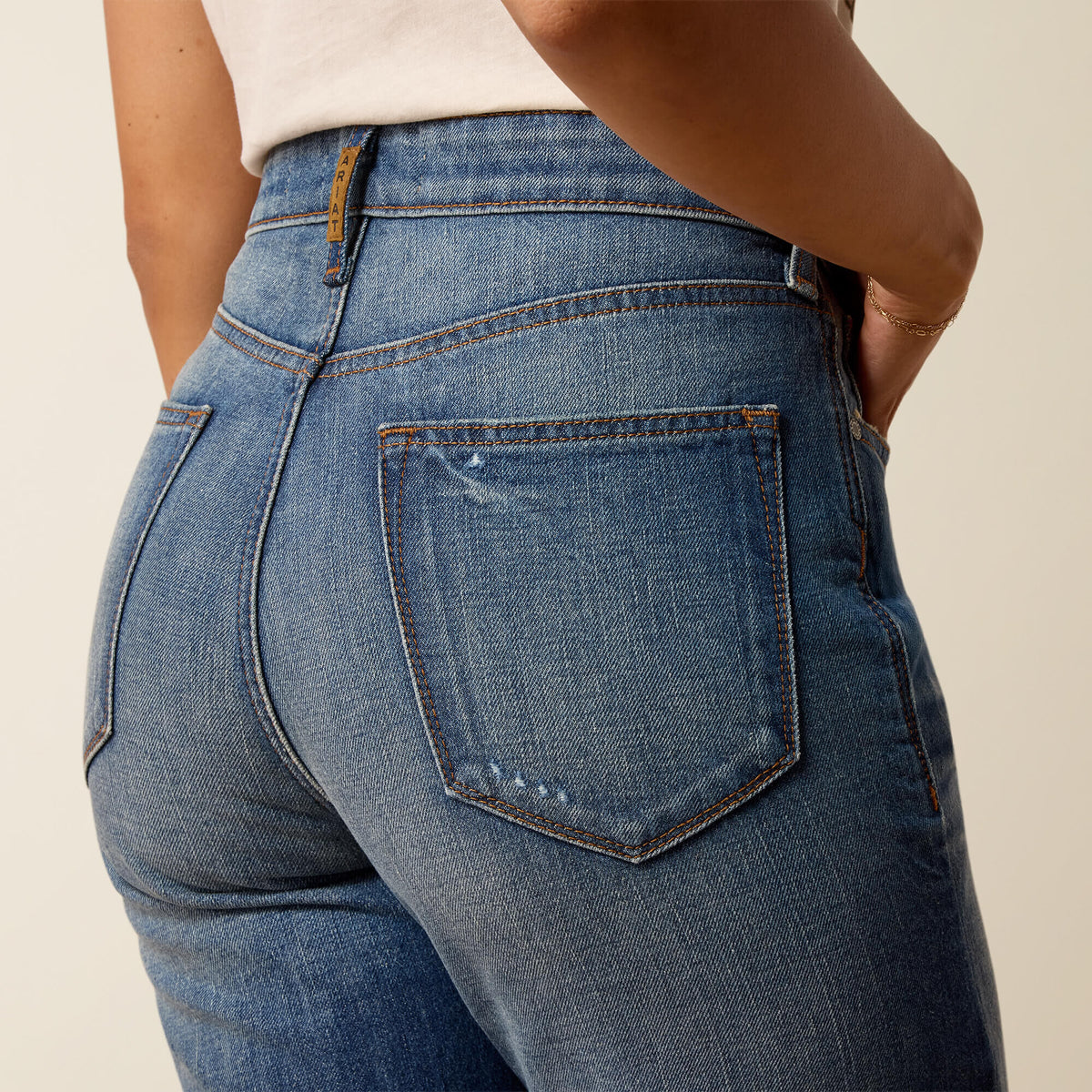 Ariat Value | Ultra High Rise Relaxed Tomboy Straight Leg Jeans