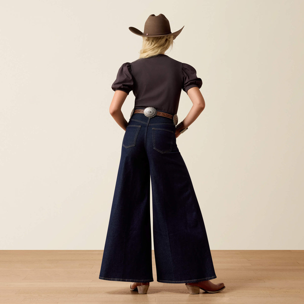 Ariat Exclusive | Ultra High Rise Jazmine Super Wide Jeans