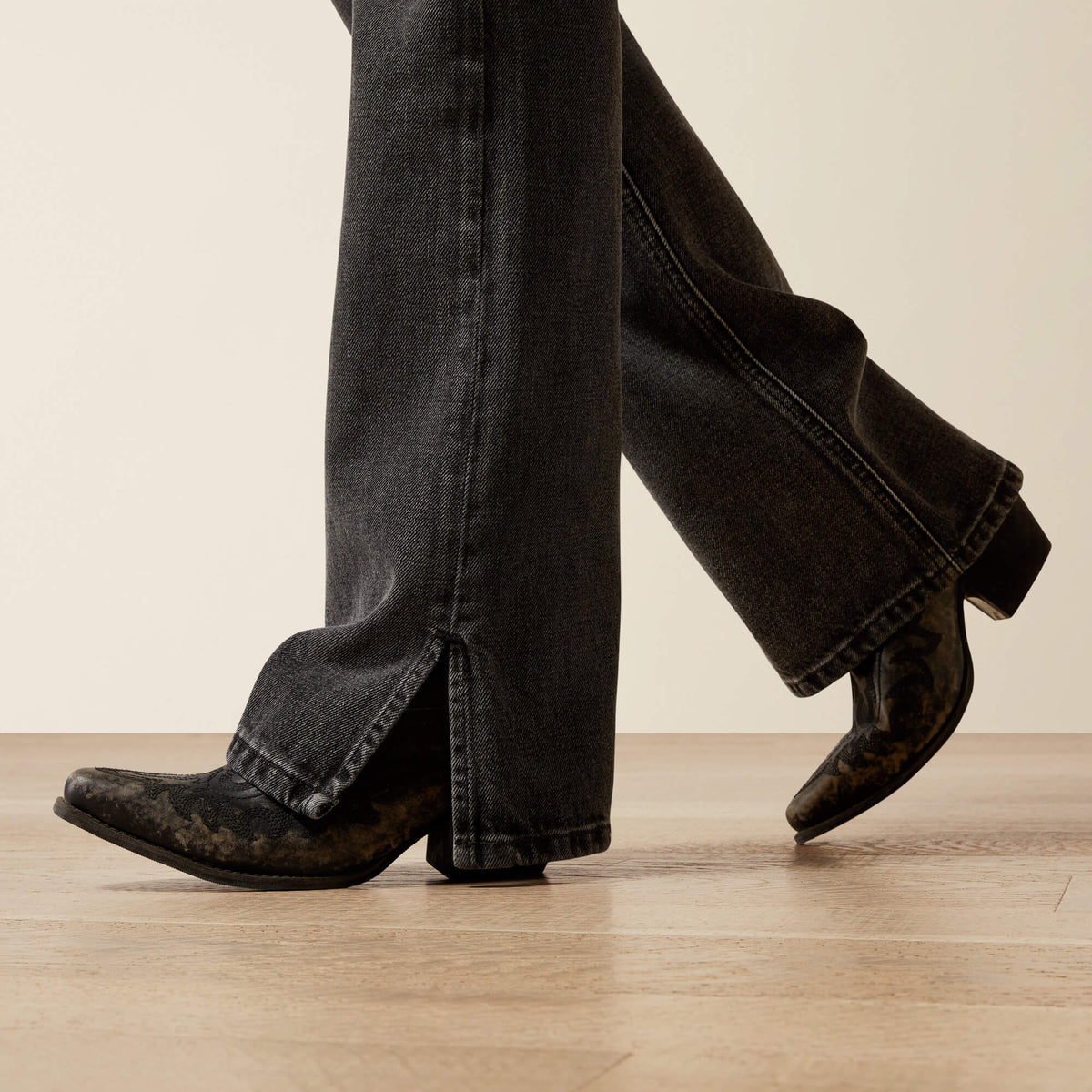 Ariat Signature | Ultra High Rise Cheyenne Yoke Tomboy Boot Cut Jean