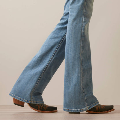 Ariat Customer Favorite | R.E.A.L. Perfect Rise Arrow Fit Penelope Boot Cut Jean