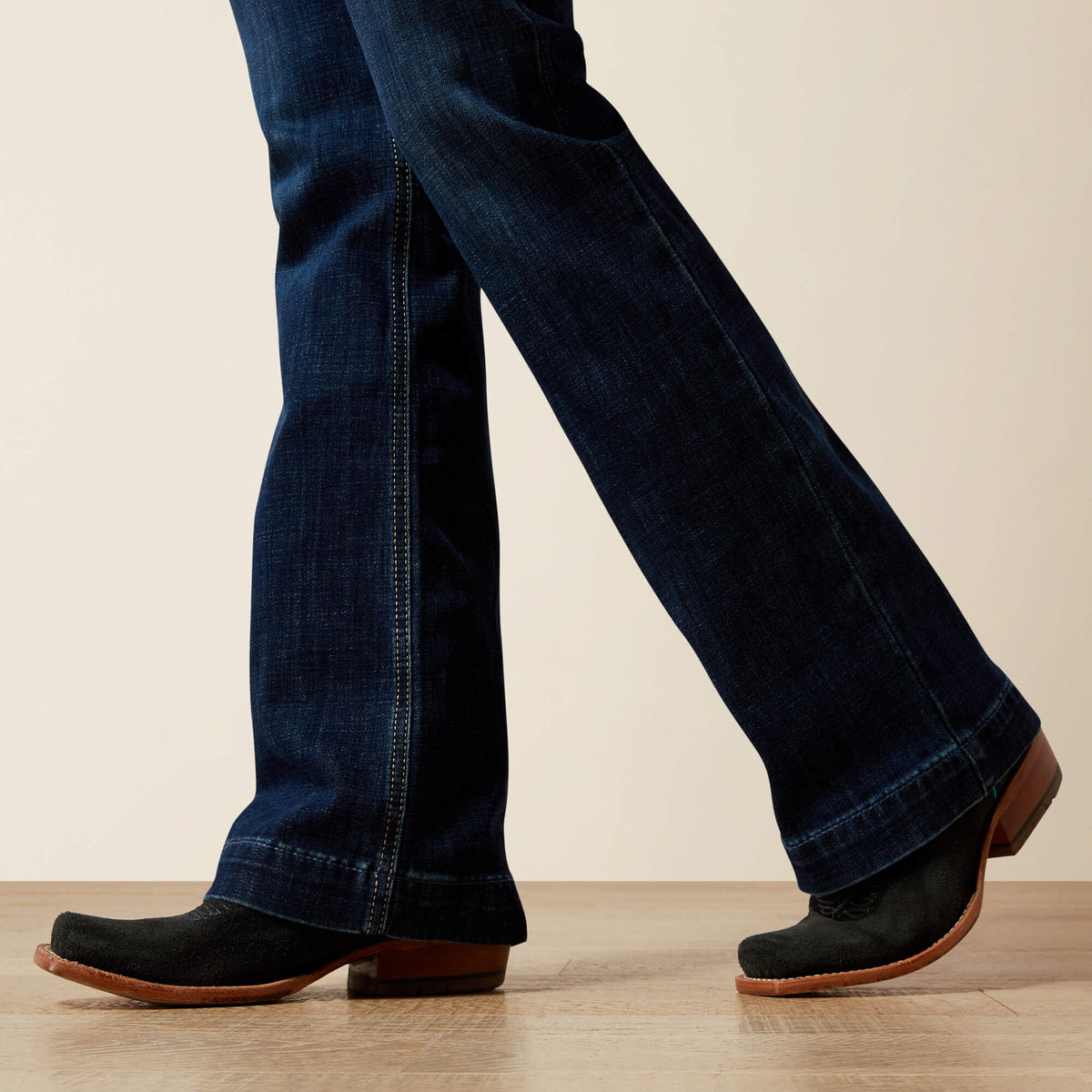 Ariat Essential | Mid Rise Cindy Trouser Jeans