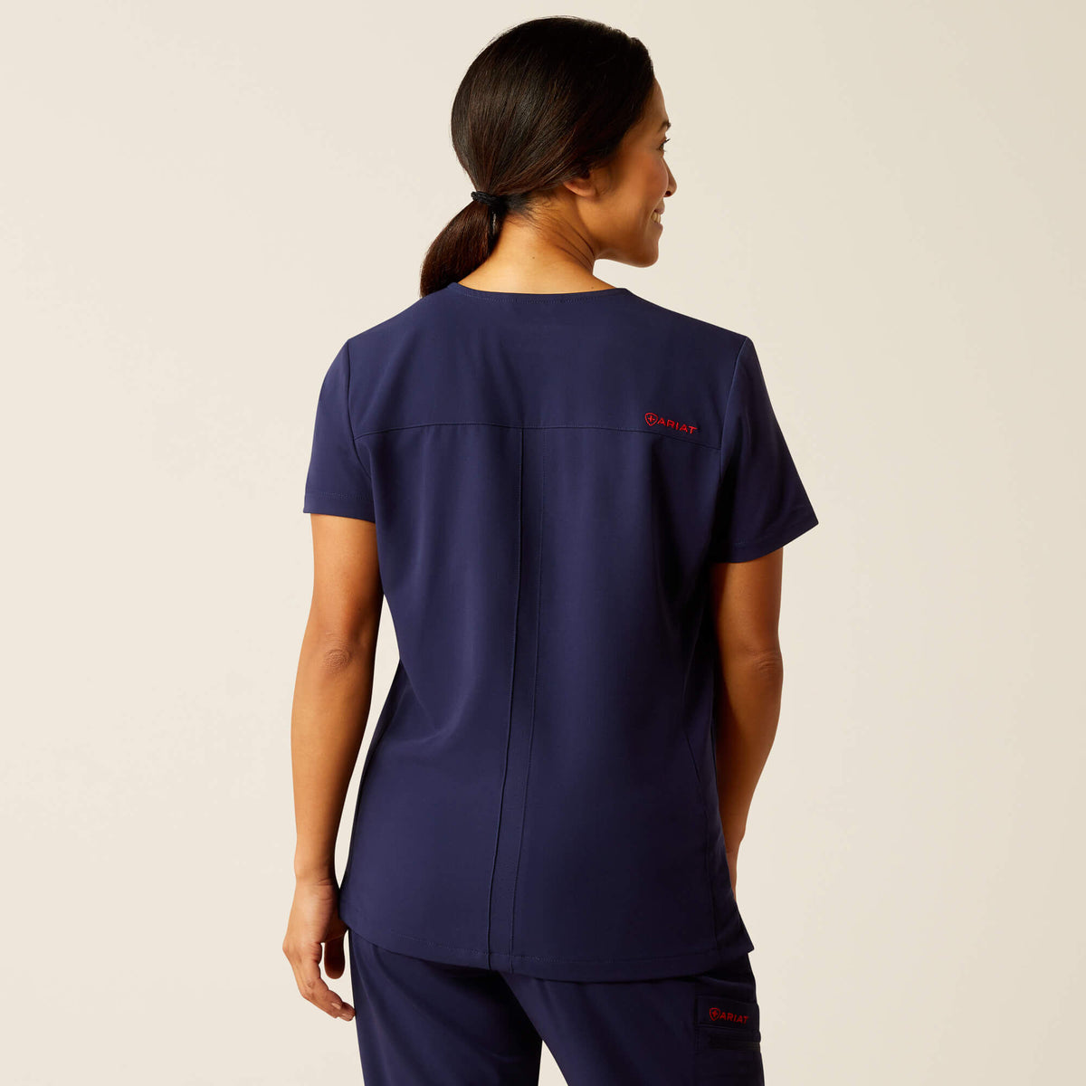 Ariat Quality | Clara 6 Pocket Scrub Top