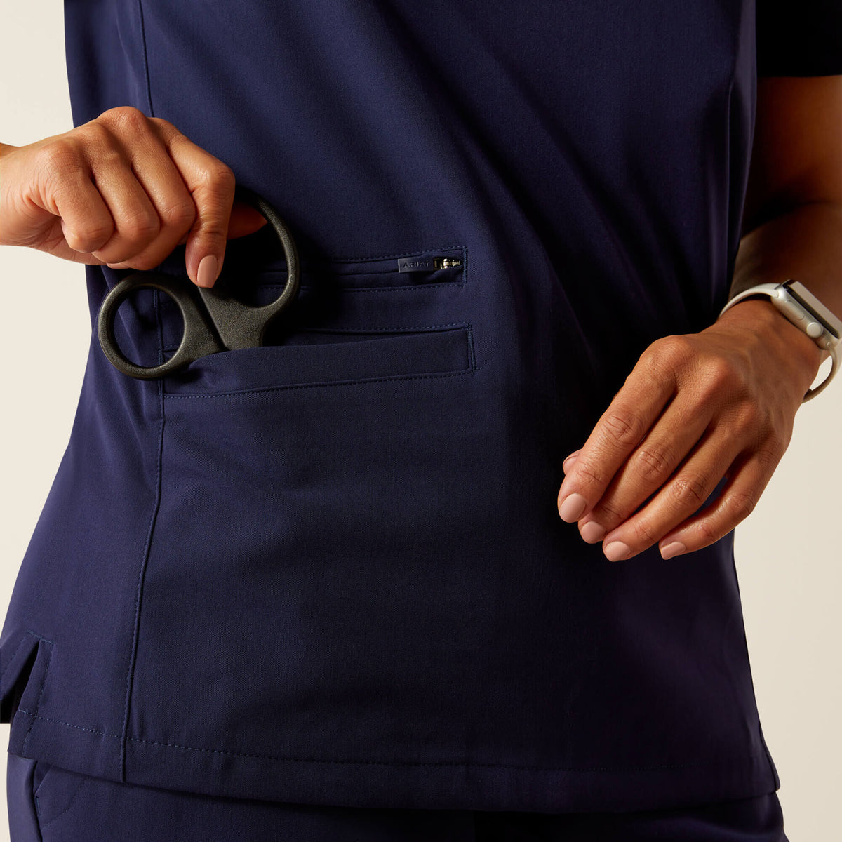 Ariat Quality | Clara 6 Pocket Scrub Top