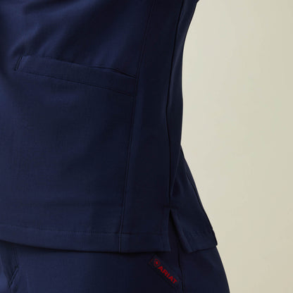 Ariat Quality | Clara 6 Pocket Scrub Top