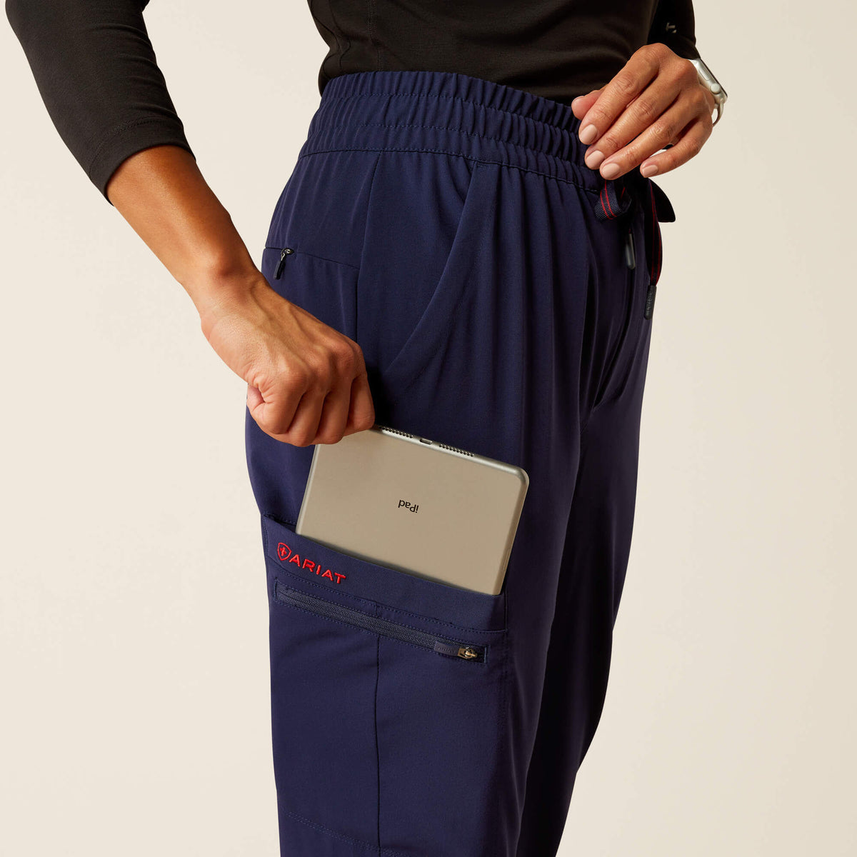 Ariat Trusted | Blackwell Cargo Stretch Jogger Scrub Pant