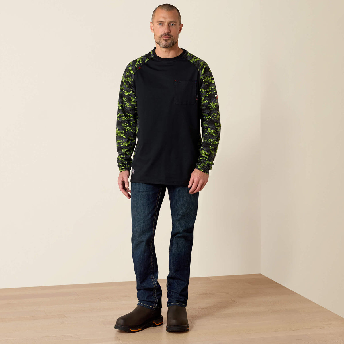 Ariat Essential | FR Stretch Camo Baseball T-Shirt