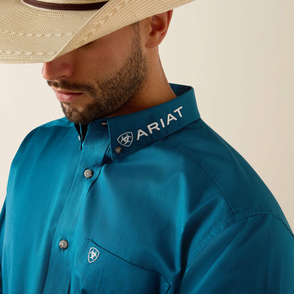 Ariat Exclusive | Team Logo Lightweight Twill Classic Fit Shirt